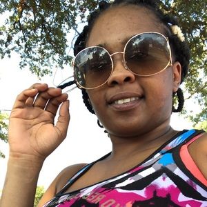 Meet your Posher, Mercedes